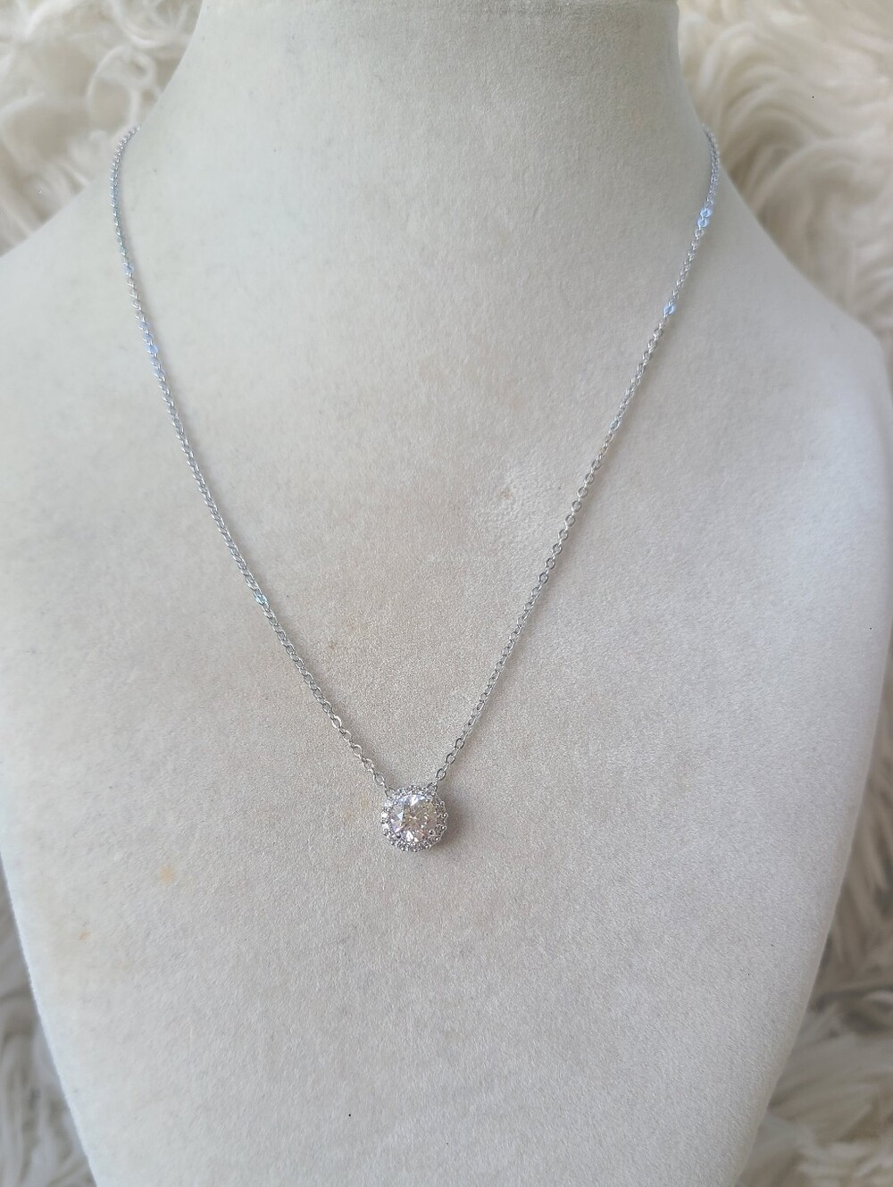 Swarovski Silver Clear Crystal Halo Necklace- Like New No Flaws